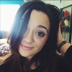 Meet your Posher, Dena